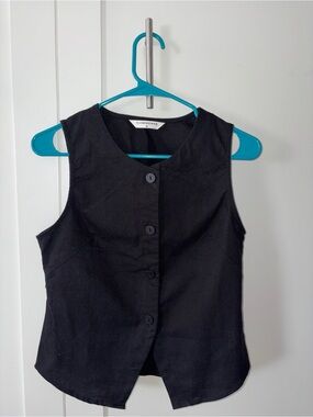 Commense Black Sleeveless Button Vest